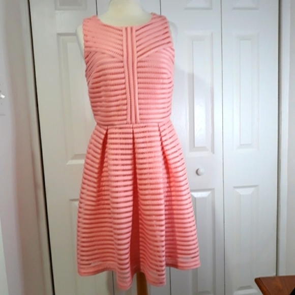 madison leigh Dresses & Skirts - Madison Leigh Party Dress Sleeveless Lined Pink Coral Pleated Dress Size…